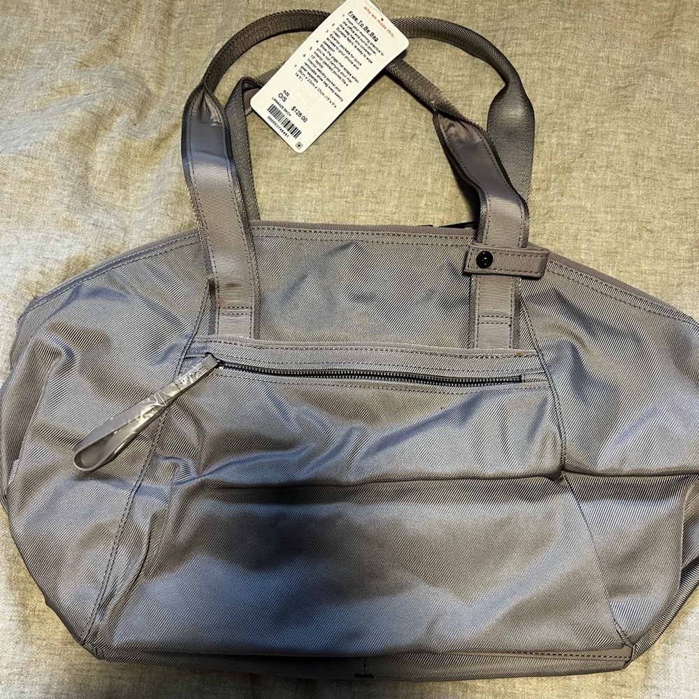 Lululemon Free To Be Bag, NWT